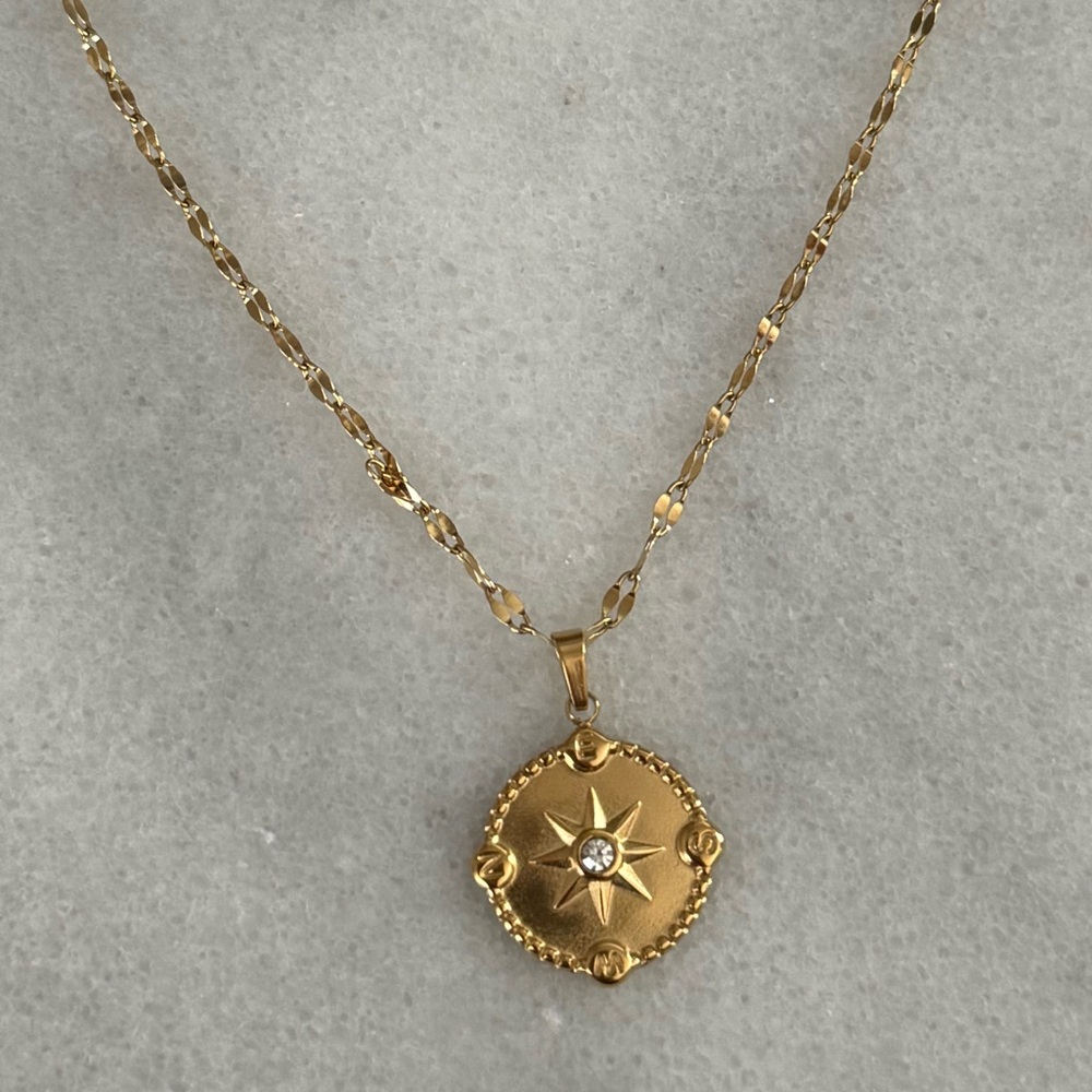 Gold Star Compass Crystal Chain Necklace 

Brand New